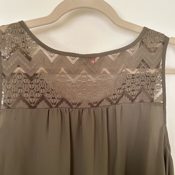 Off the shoulder quarter sleeve blouse - Picture 4 of 4